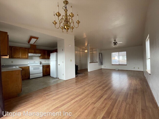 Foto del edificio - 5 br, 2 bath House - 750 Cameron Way