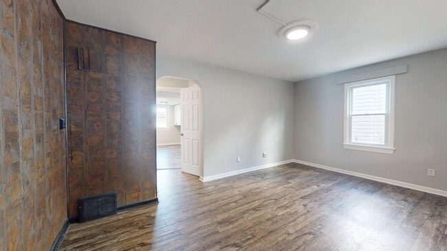 Foto del edificio - Fulton/W.58th neighborhood; 3 bedroom/2bat...