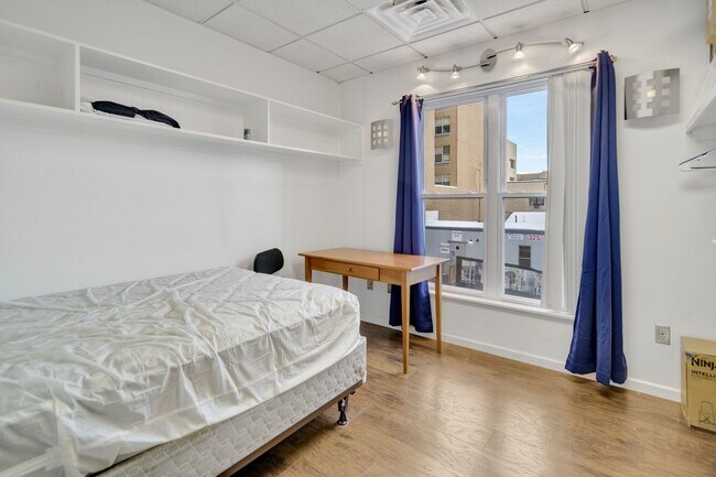 Foto del edificio - 401 College Ave