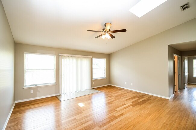Building Photo - 3016 Golden Pond Blvd