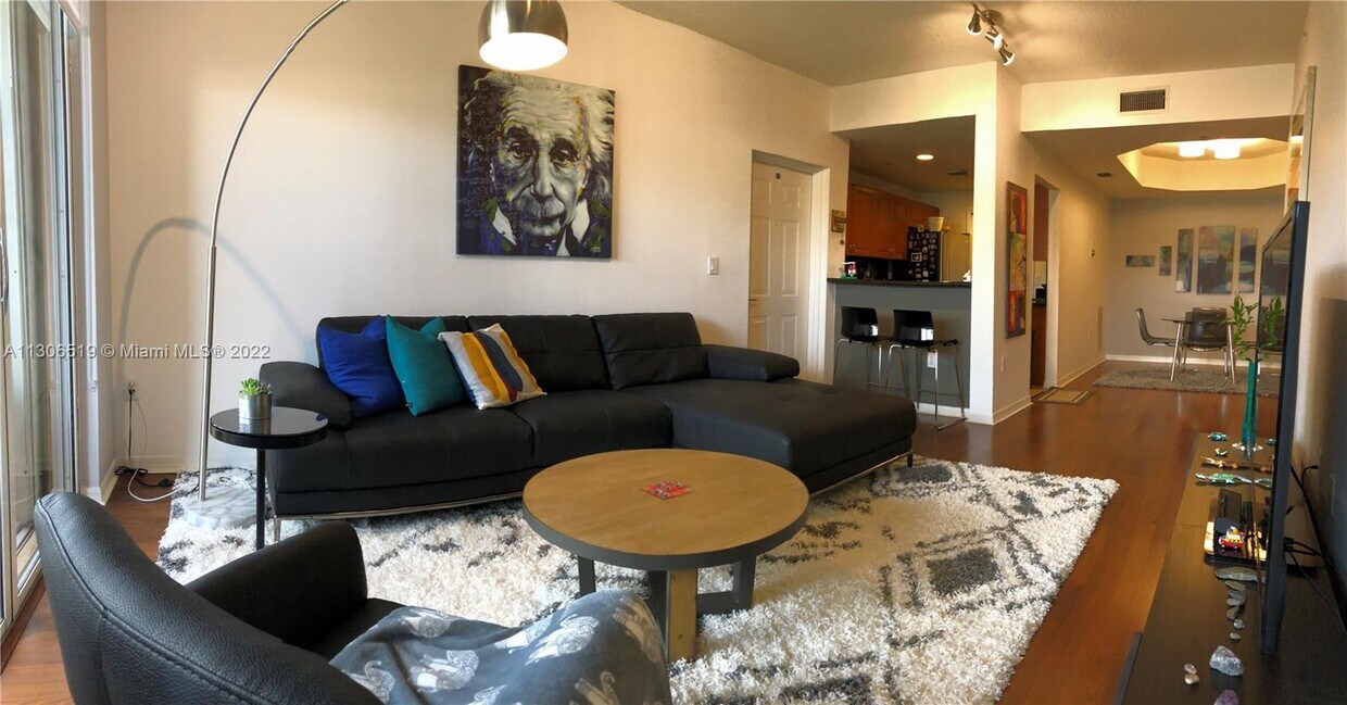 Foto principal - 6700 NW 114th Ave