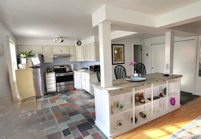 Foto del edificio - 12 Traver Rd