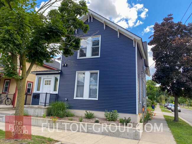 Building Photo - 36 Dwight Ave SE