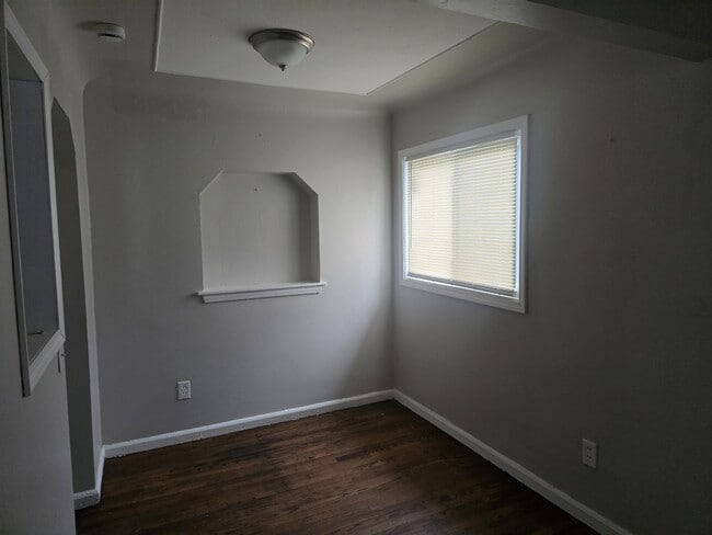 Building Photo - 83 S Edith St