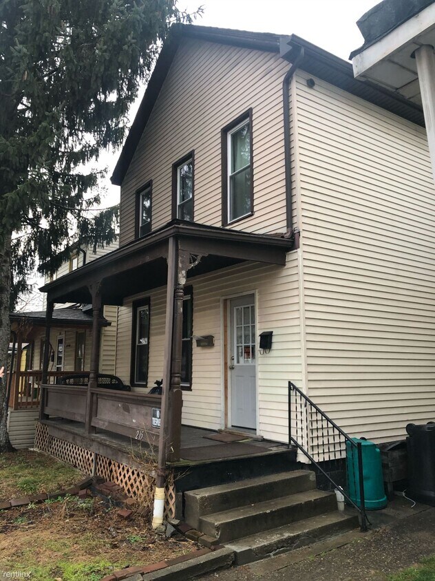 Primary Photo - 215 Morton Ave