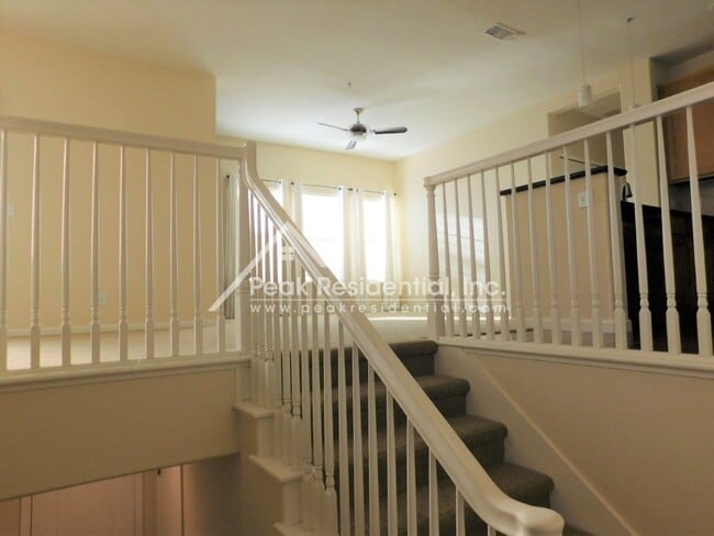 Building Photo - 3301 N Park Dr