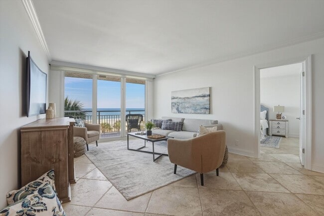 Building Photo - 1601 Ocean Dr S