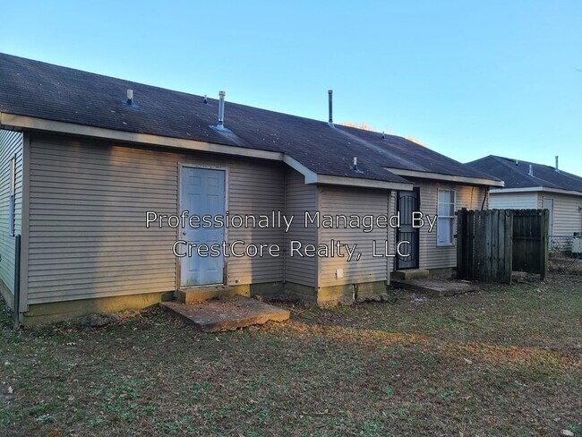 Foto del edificio - 3837 Black Forest Dr
