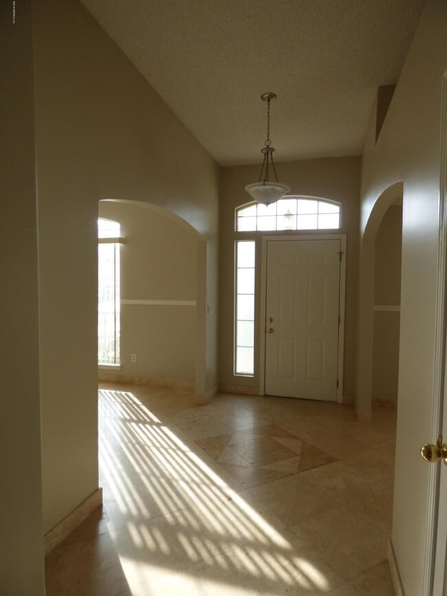 Foto del edificio - 1685 Aston Hall Ct