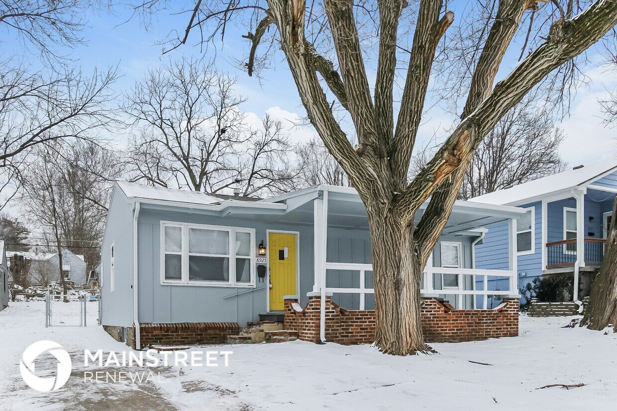 Foto principal - 8925 Main St