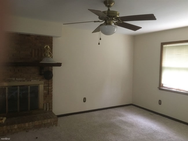 Building Photo - 5876 Mall View Ct