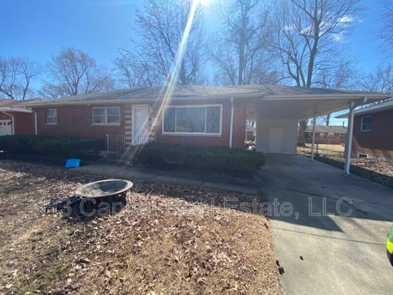 2582 Boyle Ave, Granite City, IL 62040 House for Rent in Granite City