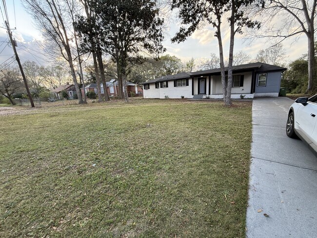 Foto del edificio - 91 Munson Dr