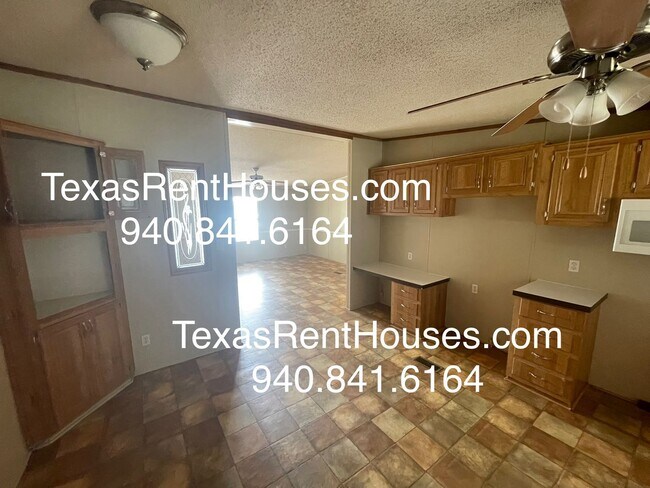 Foto del edificio - Country Living on 5 Acres Near Iowa Park