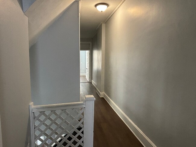 Foto del edificio - 332 N Arsenal Ave