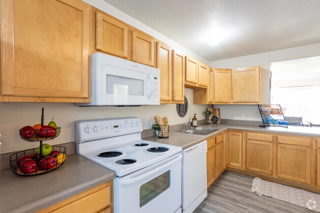 4BR, 4.5BA - 2000SF, Kitchen - Copper Beech at Ames - Historical Access