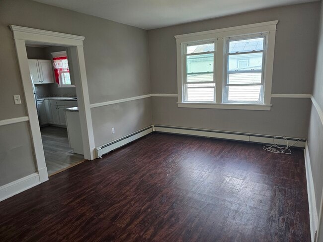 Building Photo - 450 Hall Ave