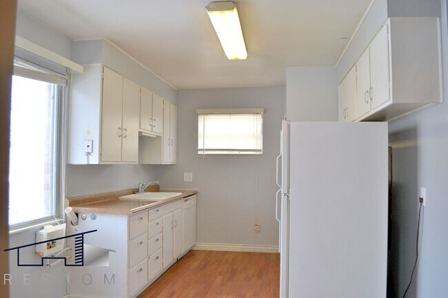 Building Photo - 3729 Quincy Ave