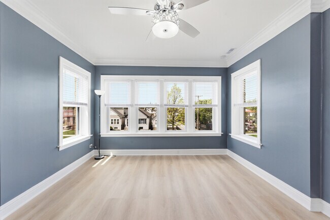 Foto del edificio - 9517 S Escanaba Ave