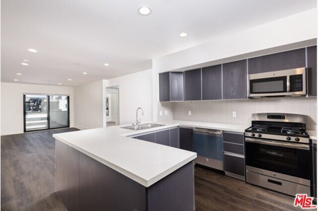 Primary Photo - 807 N Hudson Ave