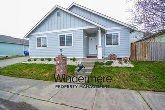 1091 NE Cordero Pl