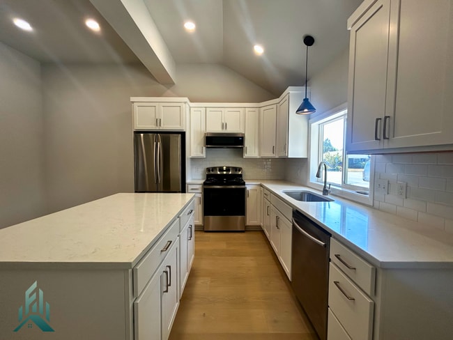 Building Photo - 1005 NW 30th St