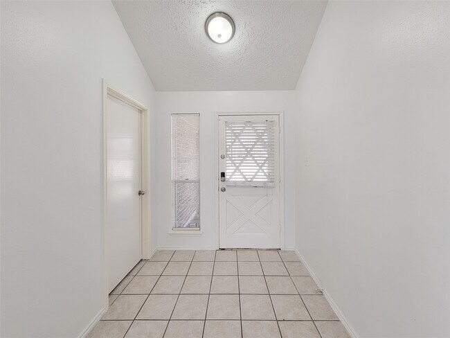 Foto del edificio - 8514 Opalwood Ct