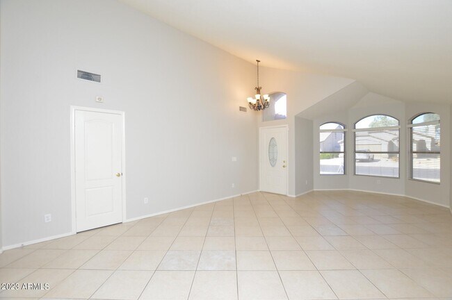 Building Photo - 513 E Cathy Dr