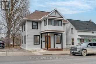 Building Photo - 97 Madawaska St
