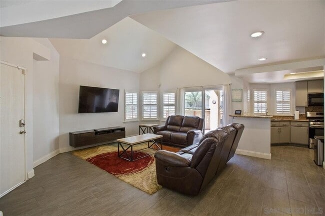 Foto del edificio - 2 Bed / 2 Bath Townhome in El Cajon