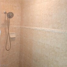 Building Photo - 3315 SW 8th Ct