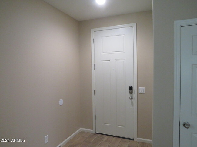 Building Photo - 7836 W Rock Springs Dr