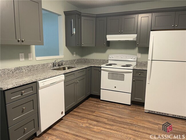 Building Photo - 226 Lavender Lakes Dr