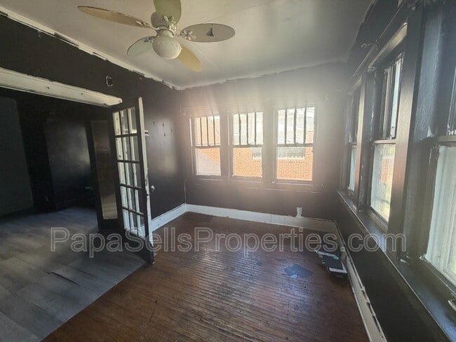 Foto del edificio - 107 E Archer Ave