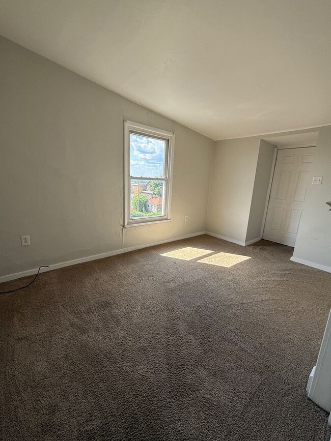 Foto del edificio - 1 Bed 1 Bath in Swissvale