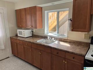 Foto del edificio - 216 Cattell St