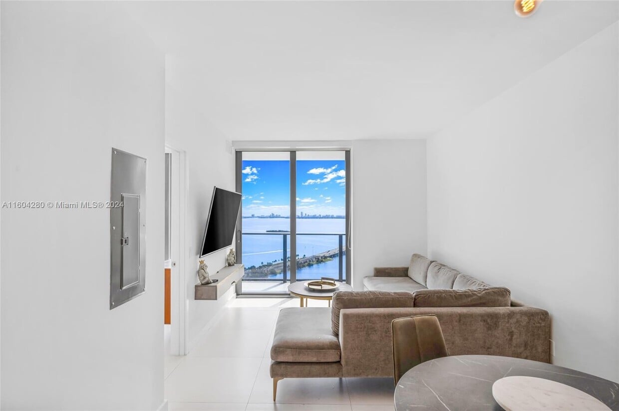 Photo - 501 NE 31st St (Miami, FL)