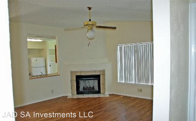 Foto del edificio - 2 br, 1 bath House - 8439 Forest Ridge