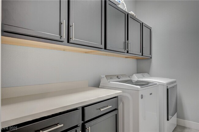 Building Photo - 3943 Reyes Ave