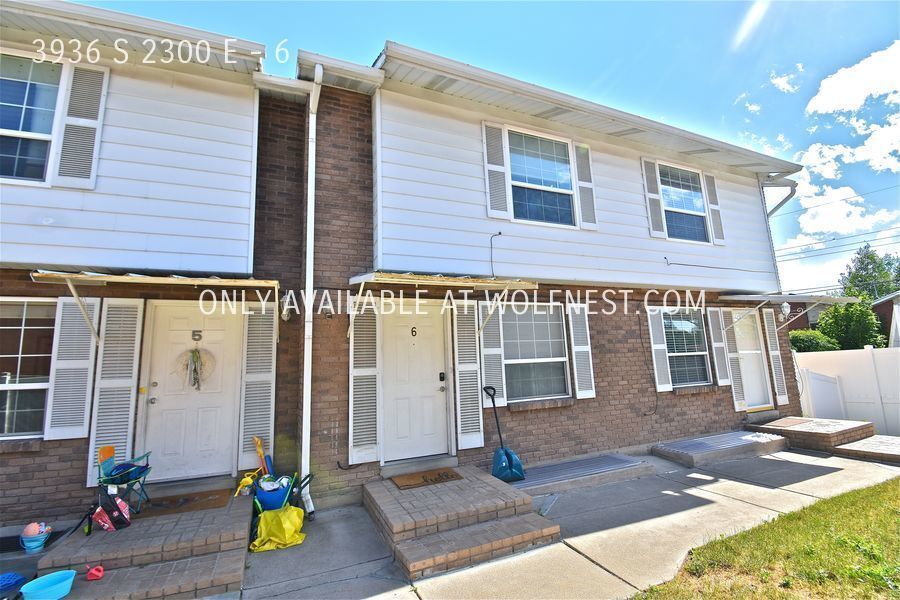 Primary Photo - Lovely 3 Bed Millcreek Townhome! No Deposi...