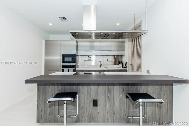 Building Photo - 1000 Brickell Plaza