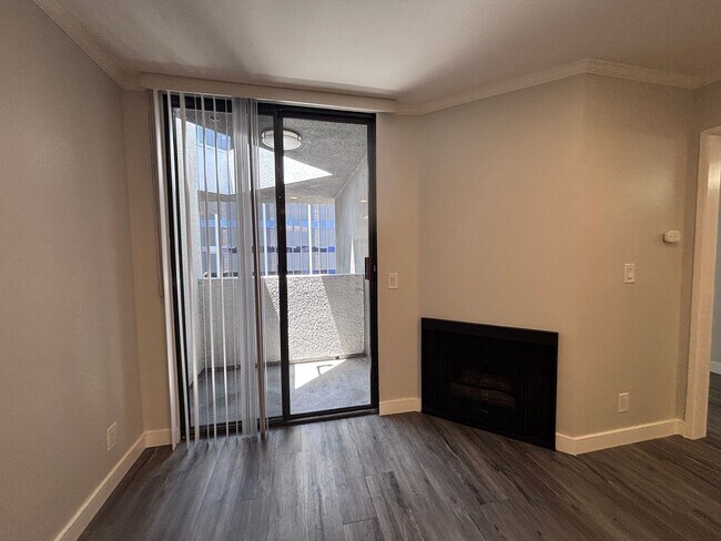 Interior Photo - 1223 Federal Ave