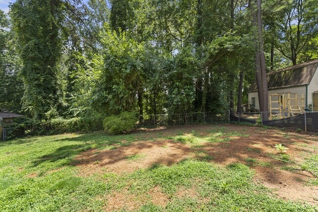 Building Photo - 2808 Bardwell Rd