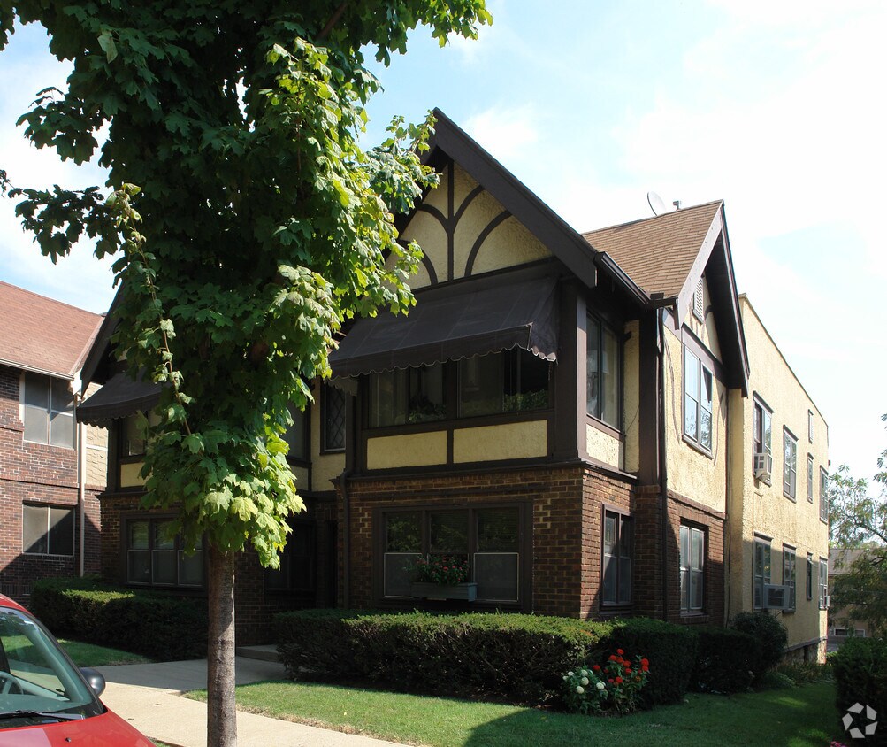Building Photo - Brown Gables No. 7
