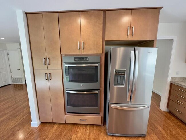 Building Photo - 1739 Woodbine Pl