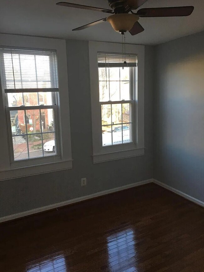 Foto del edificio - 640 11th St NE