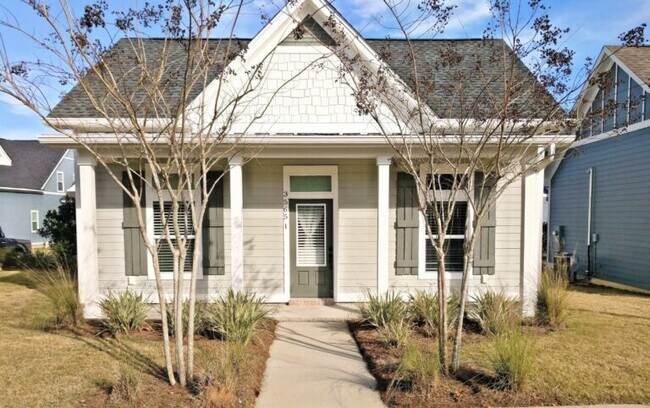 Building Photo - 3565 Esplanade Way