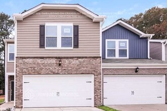 Building Photo - 1001 Greenville Wy