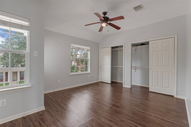 Foto del edificio - 6324 Austinville Dr