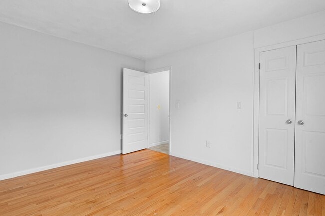 Building Photo - 43 Sage Dr